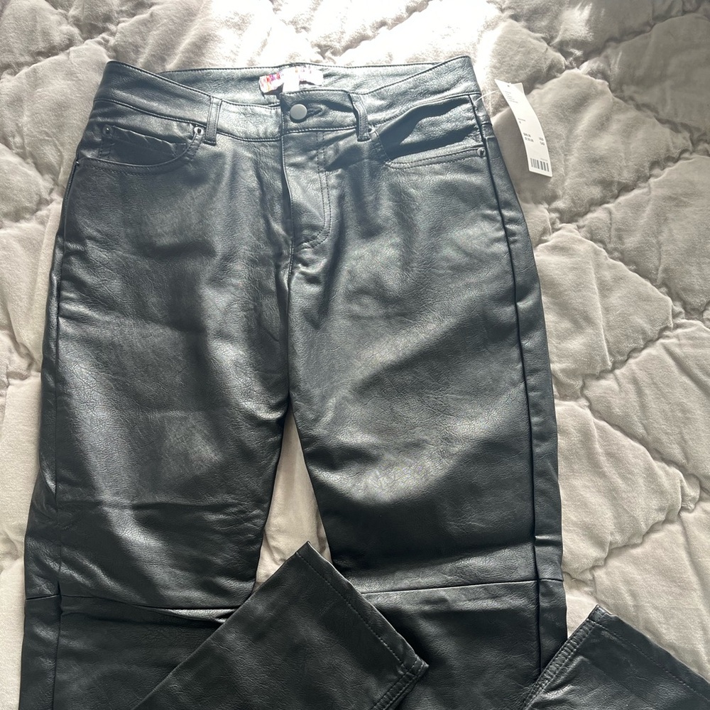 Urban Outfitters Black like leather relaxed fit pants. Sz 4